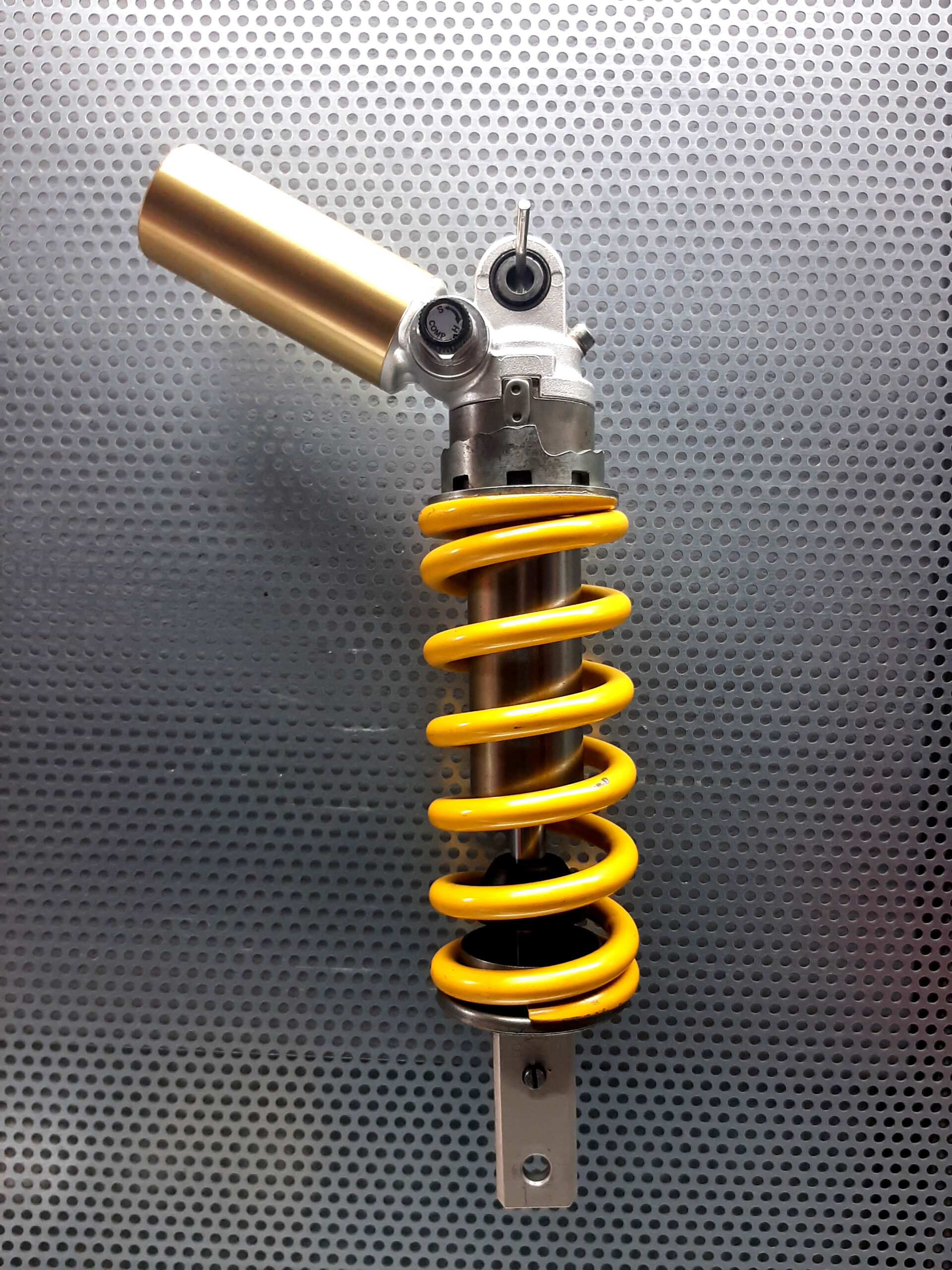 Amortyzator marki Showa do motocykla